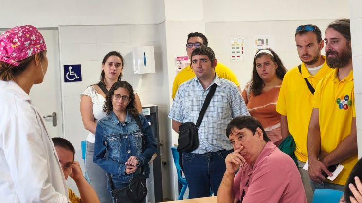 Fotografía Voluntarios y técnicos de COCEMFE Sevilla programa Be a Volunteer en la Asociación Niños con Amor