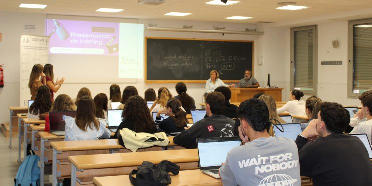 Fotografía jornadas de sensibilización en la FCOM 2025