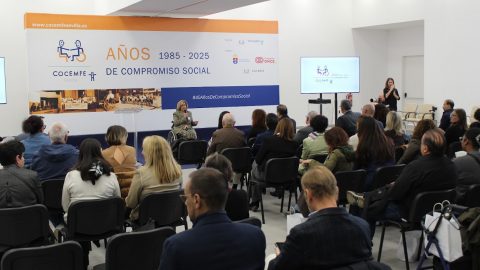 Fotografía asistentes evento 40 aniversario COCEMFE Sevilla_03