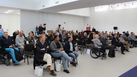 Fotografía asistentes evento 40 aniversario COCEMFE Sevilla_13